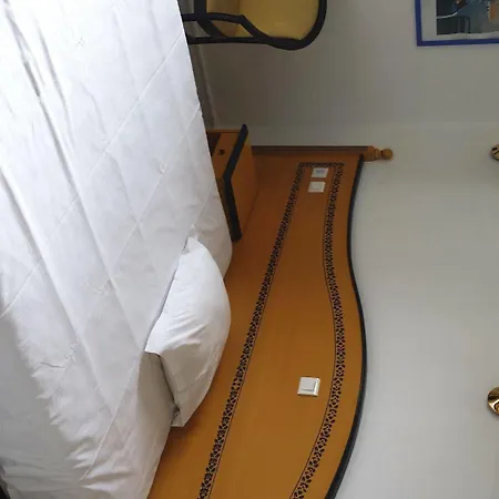 Hotel Logis Les Provinciales 2*